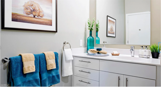 Building Photo - 503 Congress St