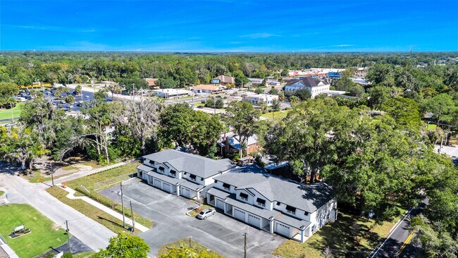 Building Photo - 37 SE 15th Terrace