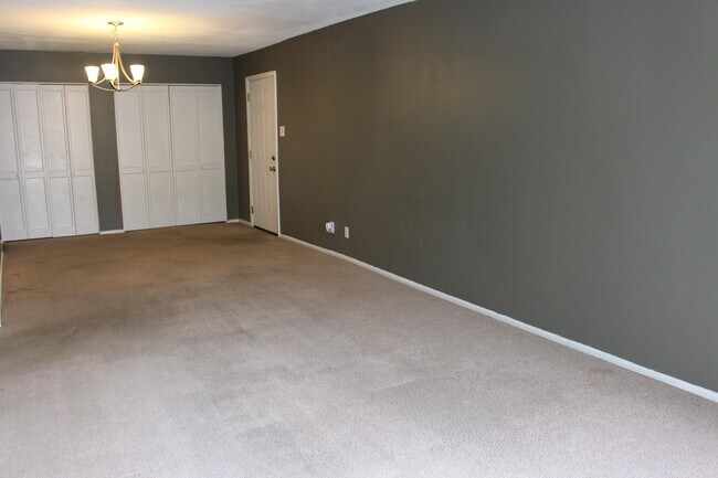 Building Photo - 8038 Broadway St