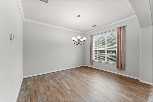 Building Photo - 135 S Spinning Wheel Cir