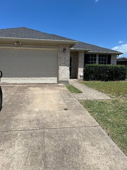 Building Photo - 3556 Quannah Dr