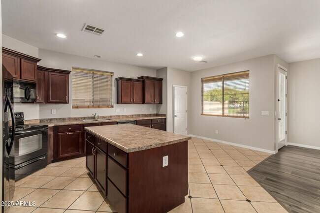 Building Photo - 4115 W Valley View Dr