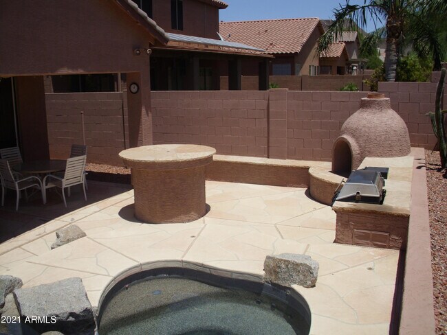 Building Photo - 6933 W Remuda Dr