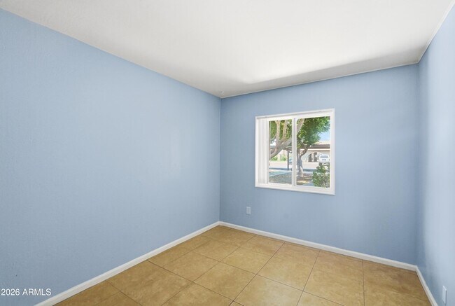 Building Photo - 126 W Loma Vista Dr