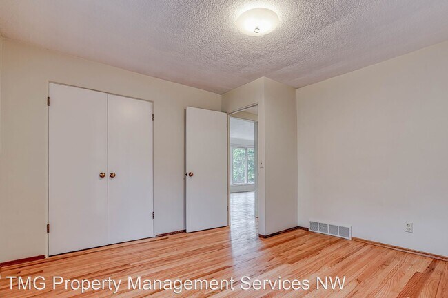 Building Photo - 2 br, 1 bath House - 7635 SW Capitol Hill ...