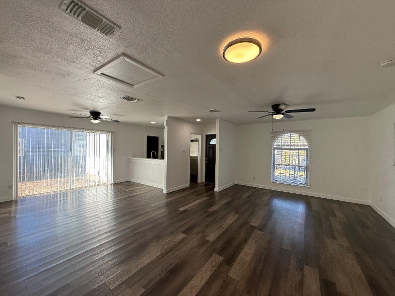 Building Photo - 538 Maddux St