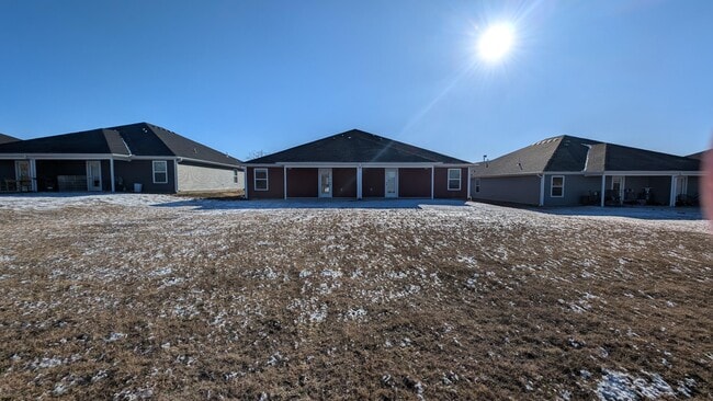 Building Photo - 709 Short Leaf Ln