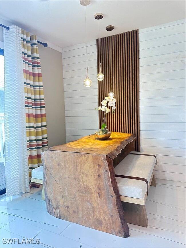 Building Photo - 1107 1st St S