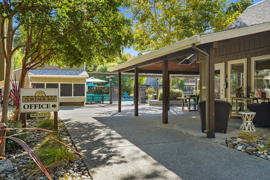 Leasing Office Entrance - Portage Bay Apartments