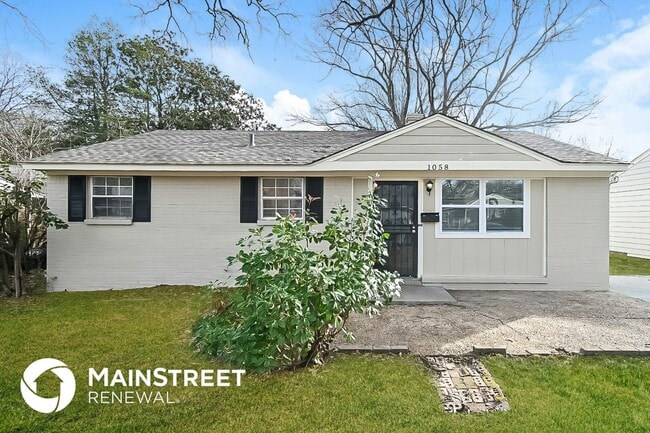 Building Photo - 1058 Avon Rd