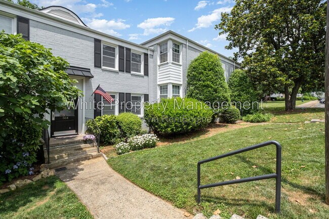 Building Photo - 564 Wakefield Dr