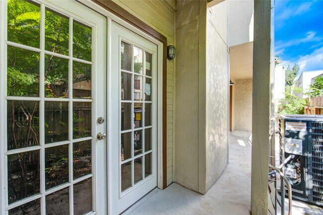 Building Photo - 3929 Tanglewilde St