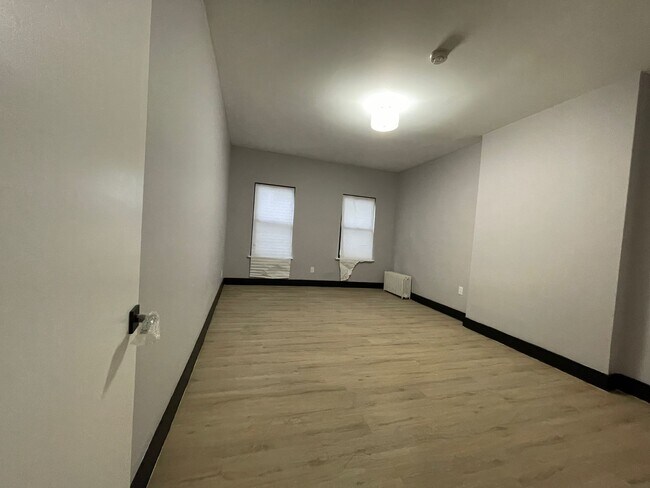 Building Photo - 17 Belmont Ave