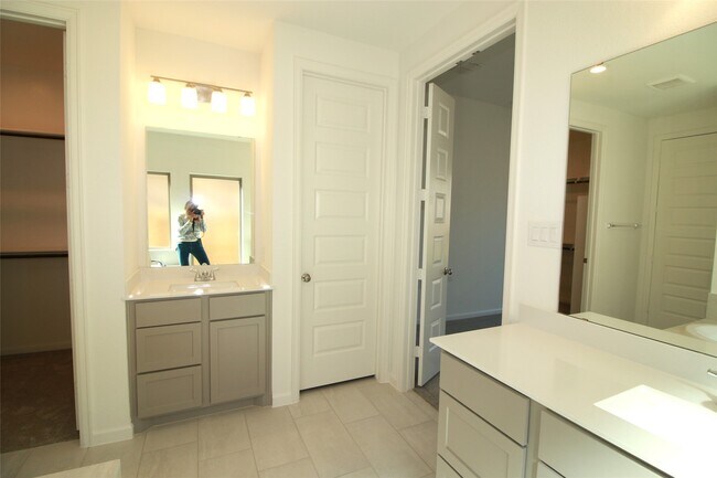 Building Photo - 16750 Yaklin Meadow Ct