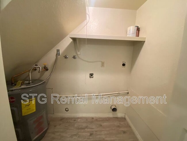 Building Photo - 777 S 400 E