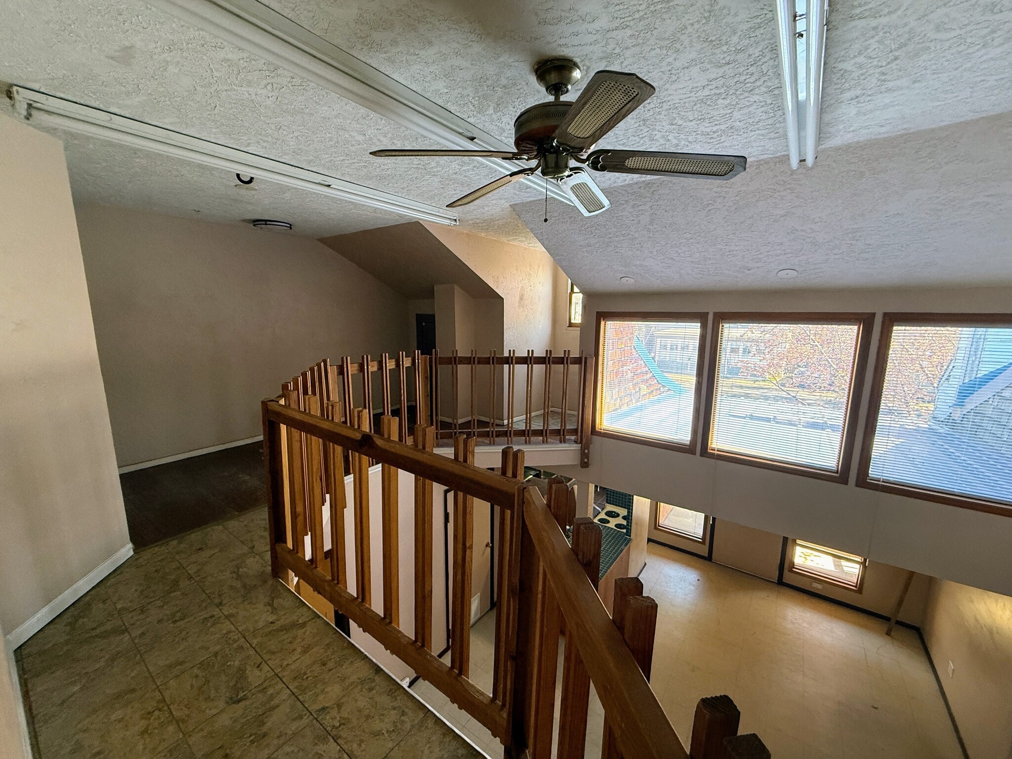 Building Photo - 539 Adams Ave