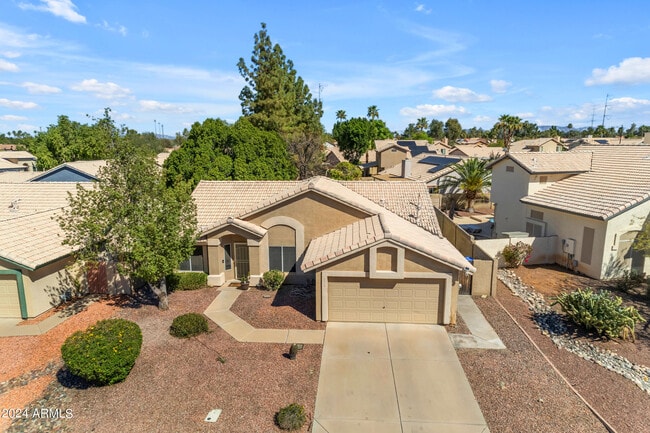 Building Photo - 1114 E Artesian Way