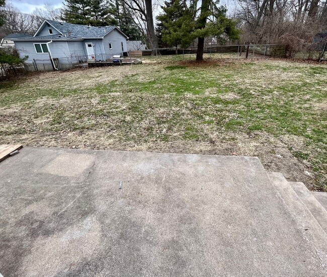 Building Photo - 4 Bedroom 2 bath house in Alton