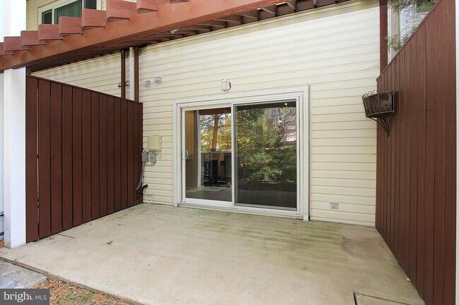 Building Photo - 18112 Windsor Hill Dr