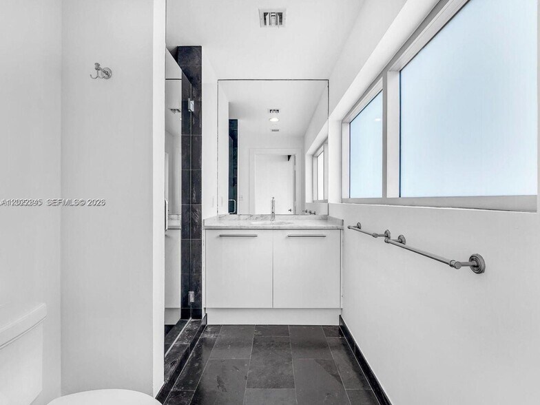 Building Photo - 900 Biscayne Blvd