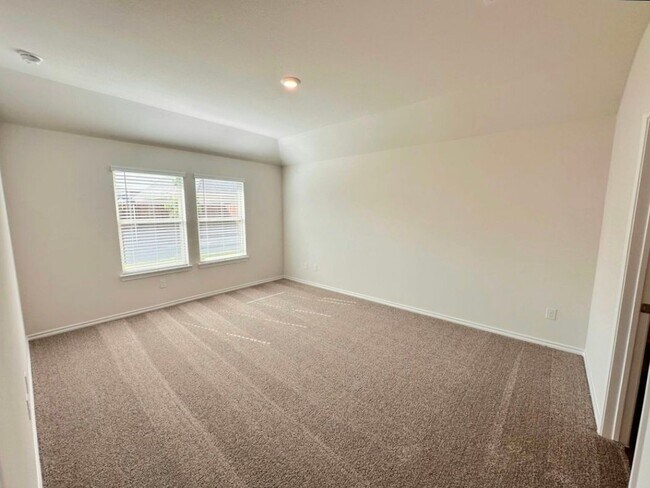 Building Photo - 2330 Hydrangea Dr