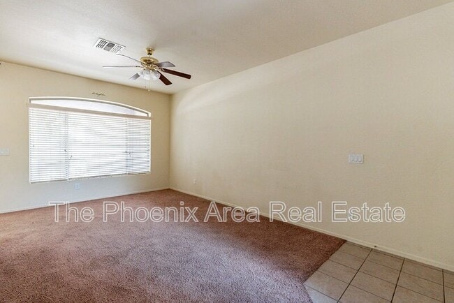 Building Photo - 2600 E Springfield Pl