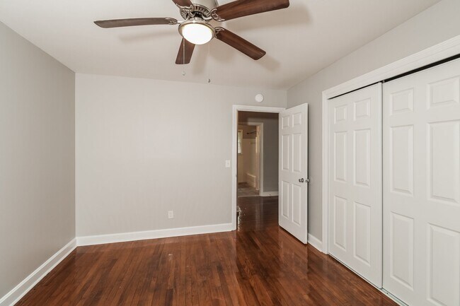 Building Photo - 1506 Cedar Terrace