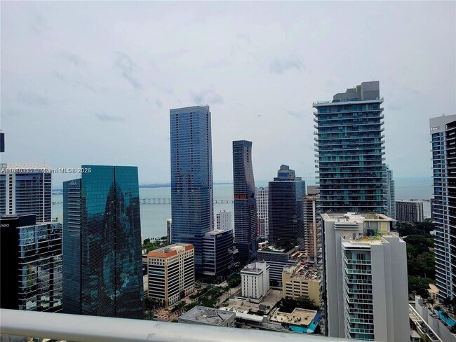 Building Photo - 1100S S Miami Ave