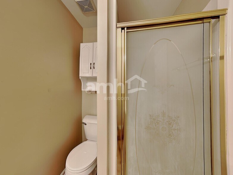 Building Photo - 104 Sunset Dr