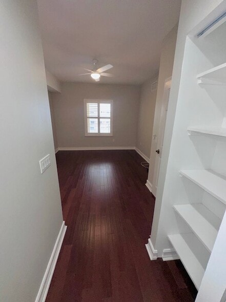 Building Photo - 480 Sail Ln