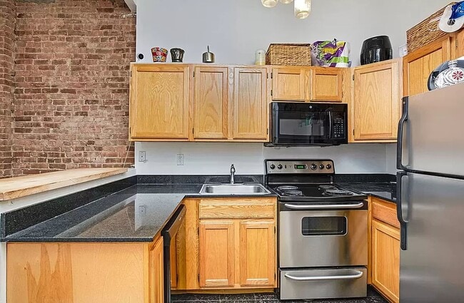 Primary Photo - 2117 Third Avenue