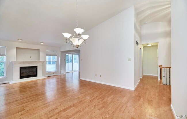Building Photo - 215 Cordovan Commons Pkwy
