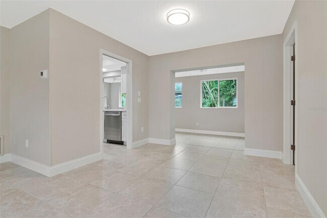 Building Photo - 2958 Dundee Dr