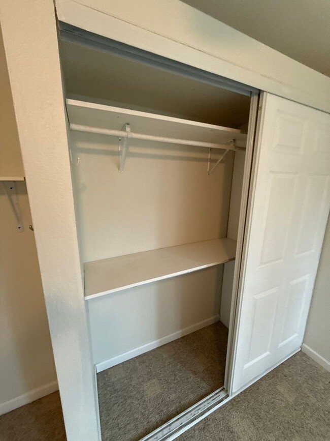 Building Photo - 1070 SW 16th Ave