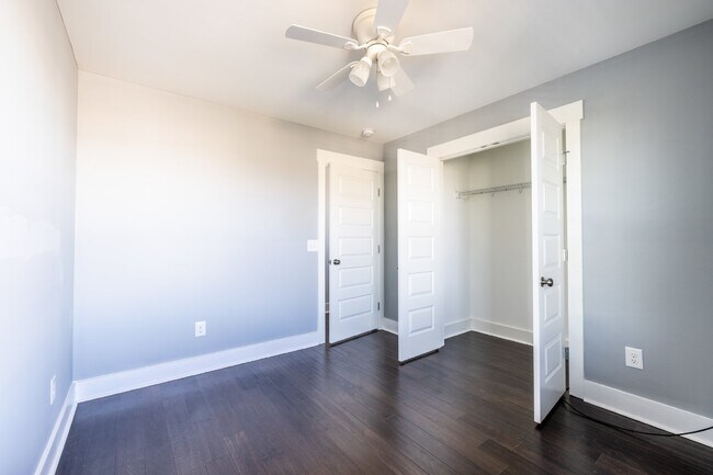 Building Photo - **NOW AVAILABLE FOR SHOWINGS**  Beautiful Home for Lease in Sylvan Heights!
