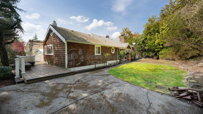 Building Photo - 7461 W Mercer Way