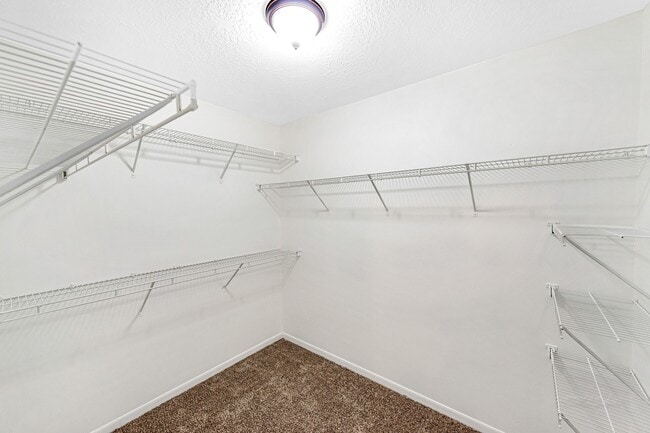 Building Photo - 19807 Byron Meadows Dr