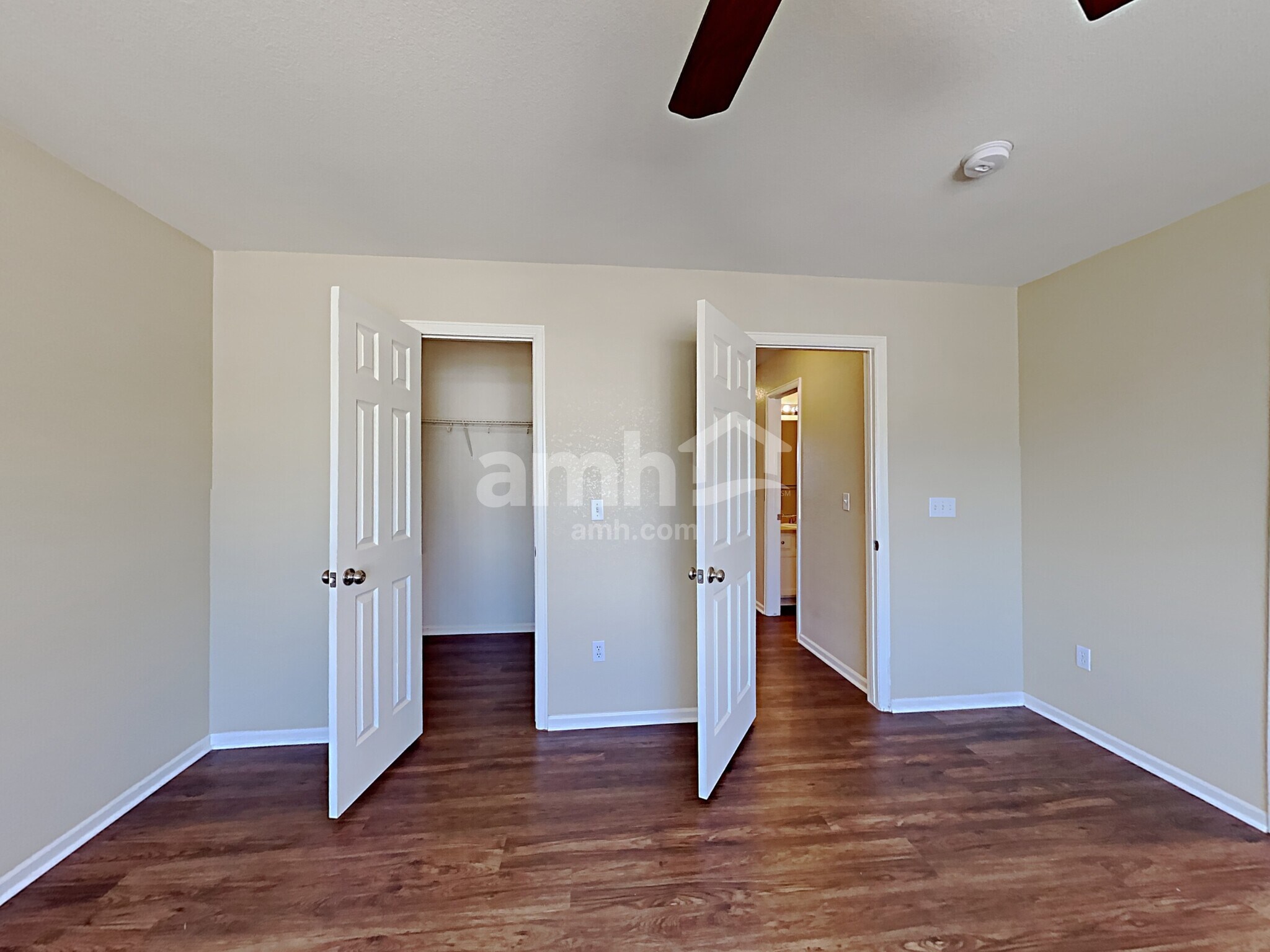 Building Photo - 1135 Legend Oak Dr