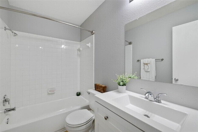 Building Photo - 317 Precipice Way