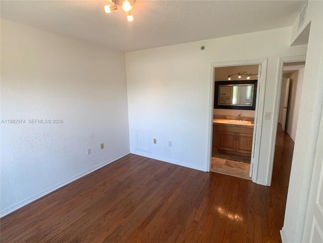 Building Photo - 1853 Jefferson Ave