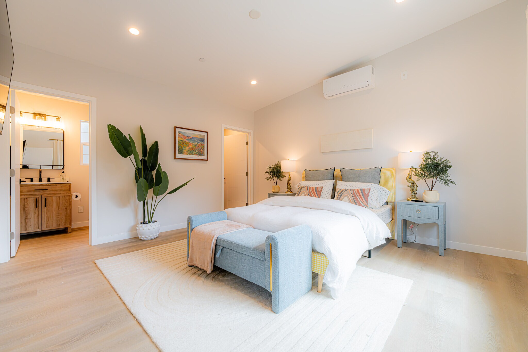 Building Photo - 9338 Langdon Ave