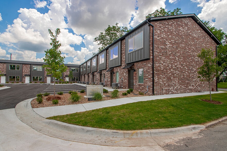 Building Photo - 716 N Olive St
