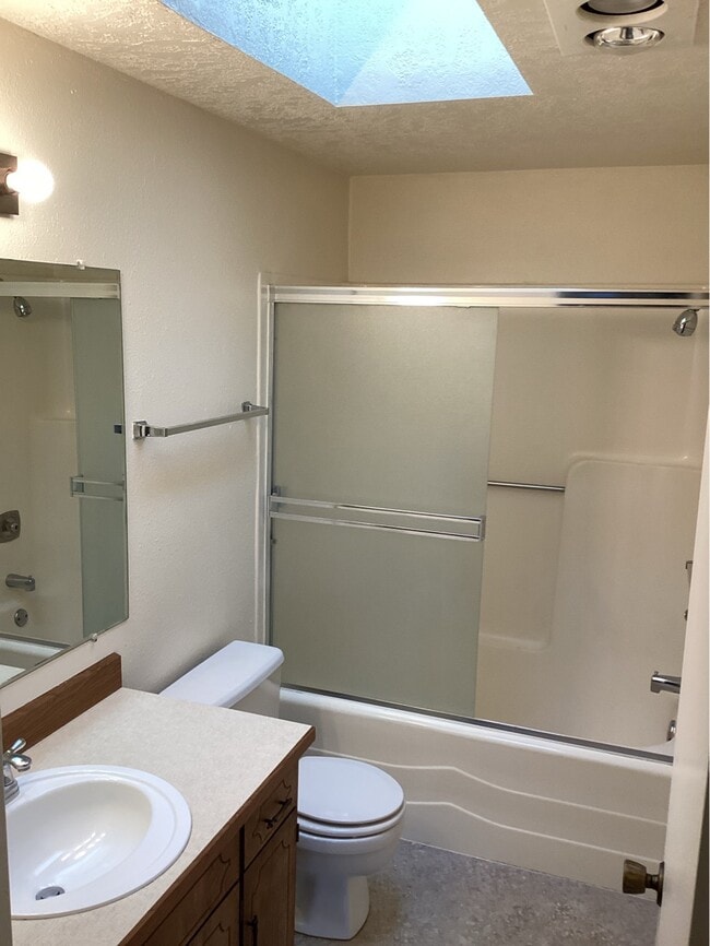 Building Photo - 912 SW 11th St