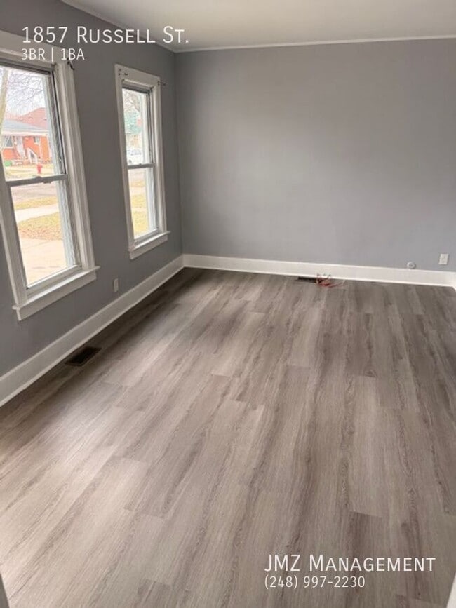 Building Photo - 1857 Russell Ave