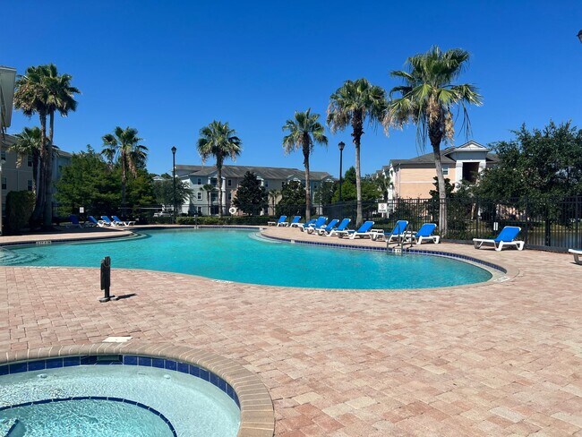 Building Photo - Stylish 3 Bedroom, 2 bath Condo with Woode...