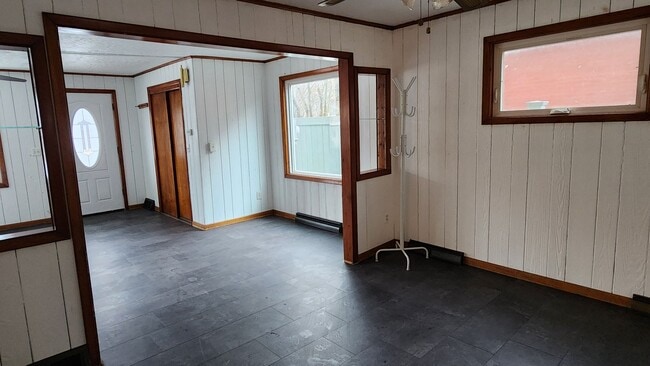 Building Photo - More Space Than Most Rentals — Three Bedroom Single-Family Home in Olean NY!