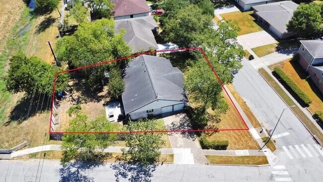 Building Photo - 5658 Ludington Dr