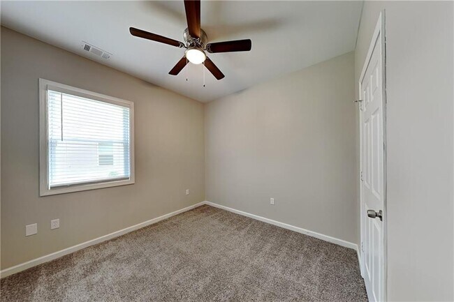 Building Photo - 159 Teramont Ct