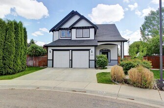 Building Photo - Adorable Craftsman Style Home