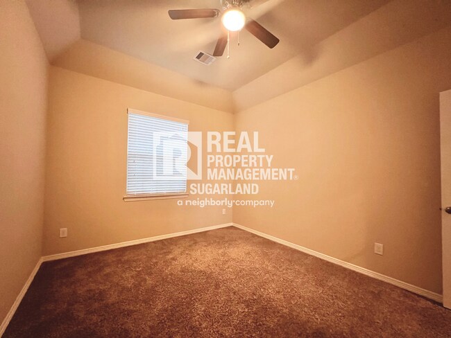 Building Photo - Stunning 5-Bedroom, 4.5-Bath Home for Rent in Richmond, TX